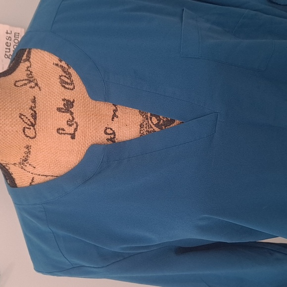 Womens nice - Picture 2 of 4